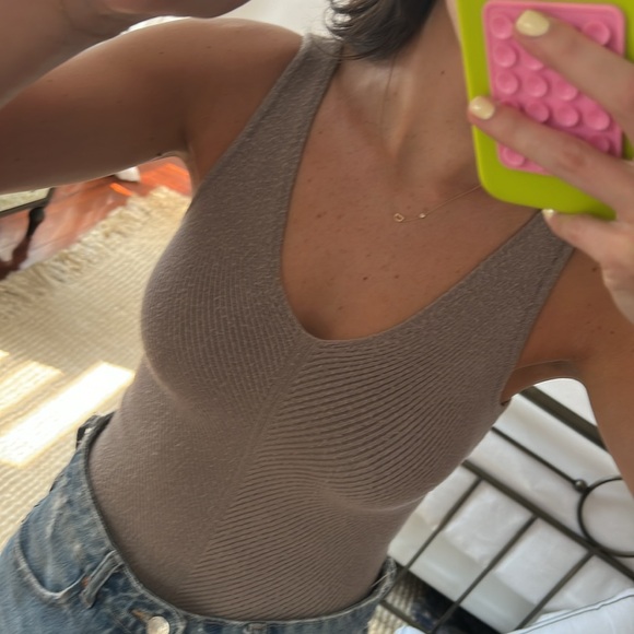 Abercrombie Super Soft Vneck Taupe Top Sweater Material - Picture 2 of 3